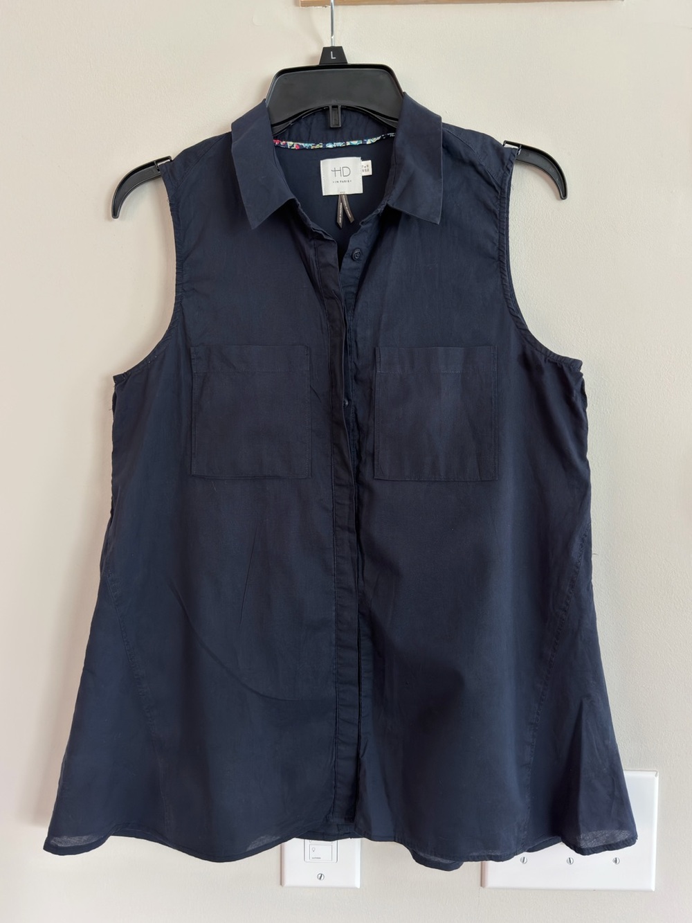 HD in Paris Navy Sleeveless Button-Down Blouse